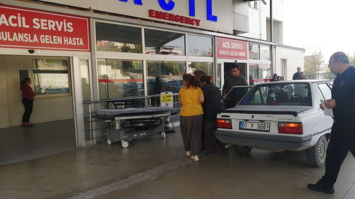 Adana’da çifte römorkun devrilmesi sonucu 34 işçi yaralandı