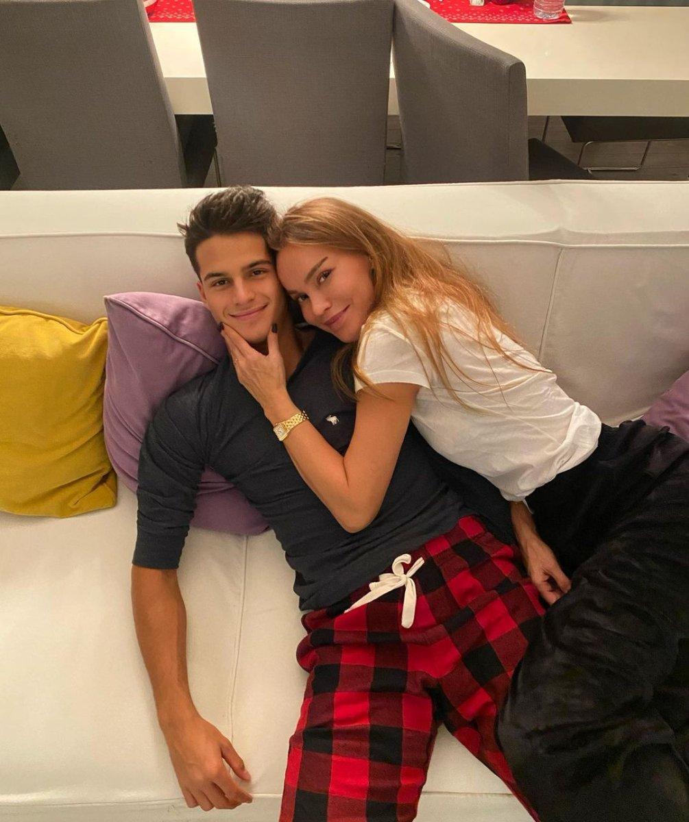 Ebru Şallı, oğluyla fotoğrafını paylaştı