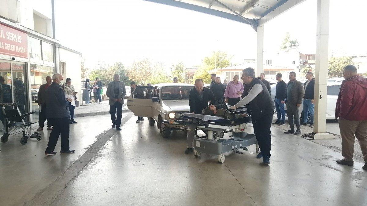 Adana’da çifte römorkun devrilmesi sonucu 34 işçi yaralandı