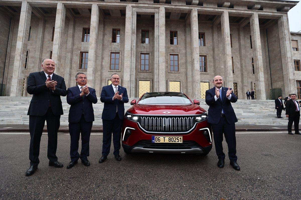 Mustafa Varank Meclis'e Togg ile geldi