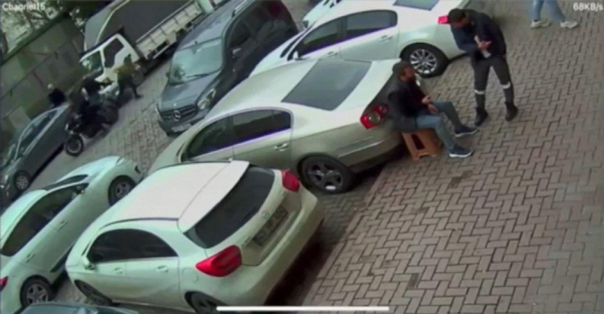 Zeytinburnu'nda para taşıyan motokuryeye silahlı gasp girişimi