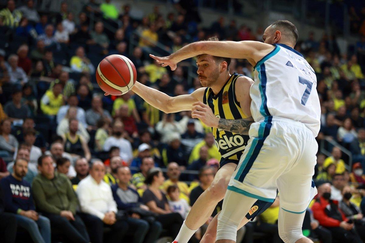 Fenerbahçe, ligde ilk kez kaybetti