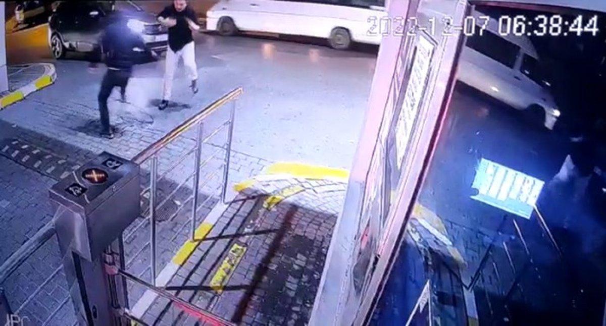 Esenyurt'ta alacak verecek meselesi yüzünden kurşun yağdırdı