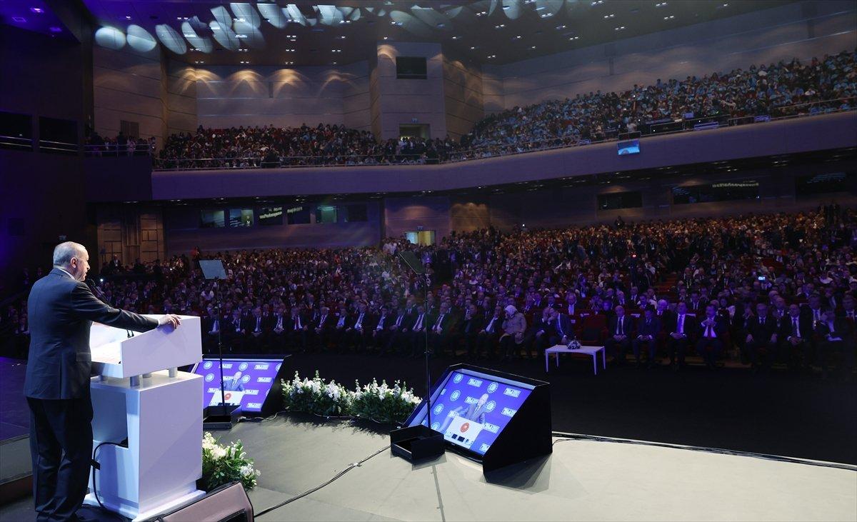 Cumhurbaşkanı Erdoğan: Türk Lirası olanlar buyursun hastanelerimiz açık