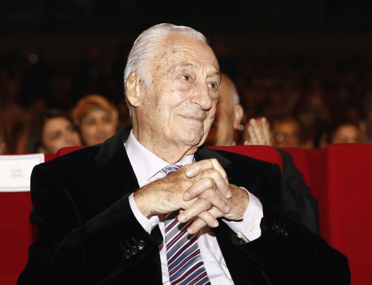 Halit Kıvanç'ın adı stada verildi