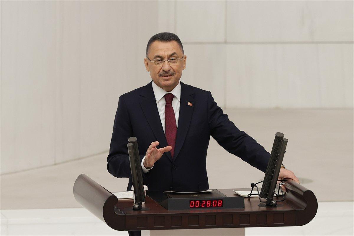 Cumhurbaşkanı Yardımcısı Oktay: FETÖ'cülere dünyanın her yerini dar ediyoruz