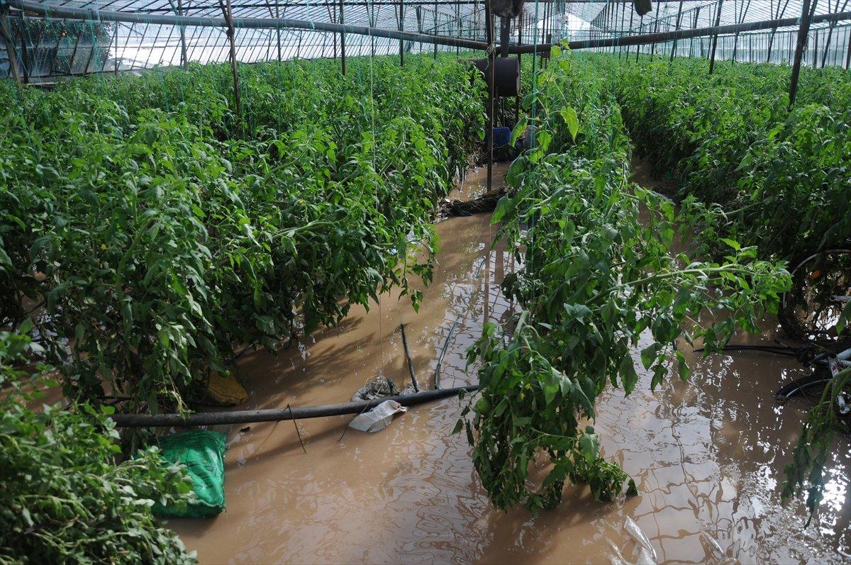 Antalya'da 3 ilçede eğitime 1 gün ara verildi