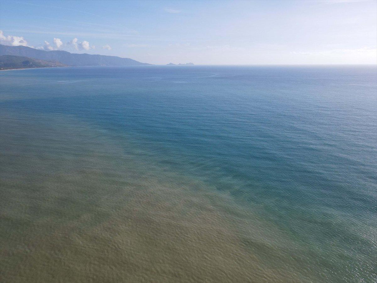 Antalya'daki selden sonra Kumluca sahili