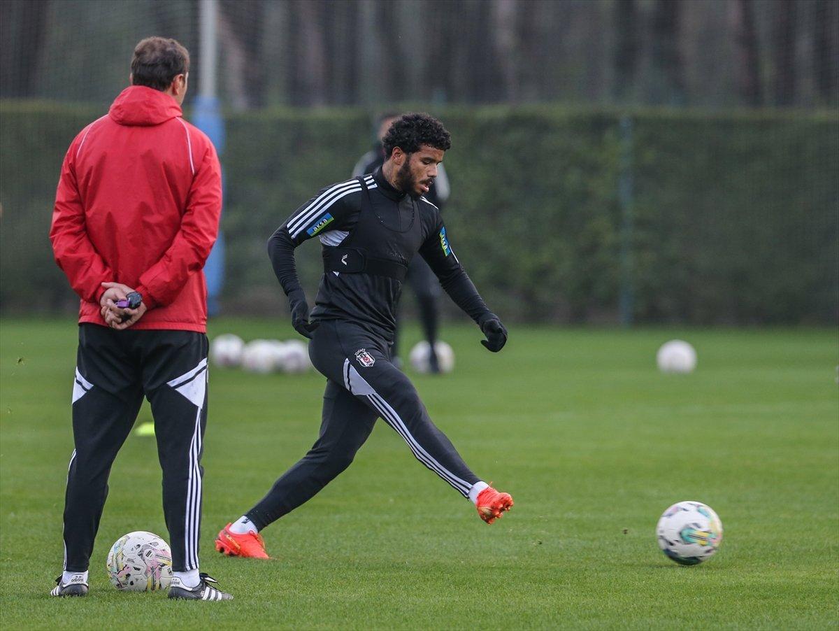 Beşiktaş'ta Rosier ve Josef takıma döndü