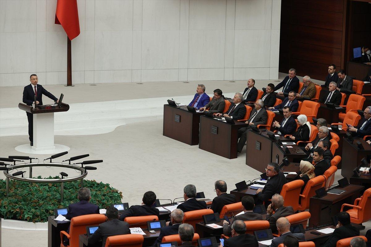 Cumhurbaşkanı Yardımcısı Oktay: FETÖ'cülere dünyanın her yerini dar ediyoruz