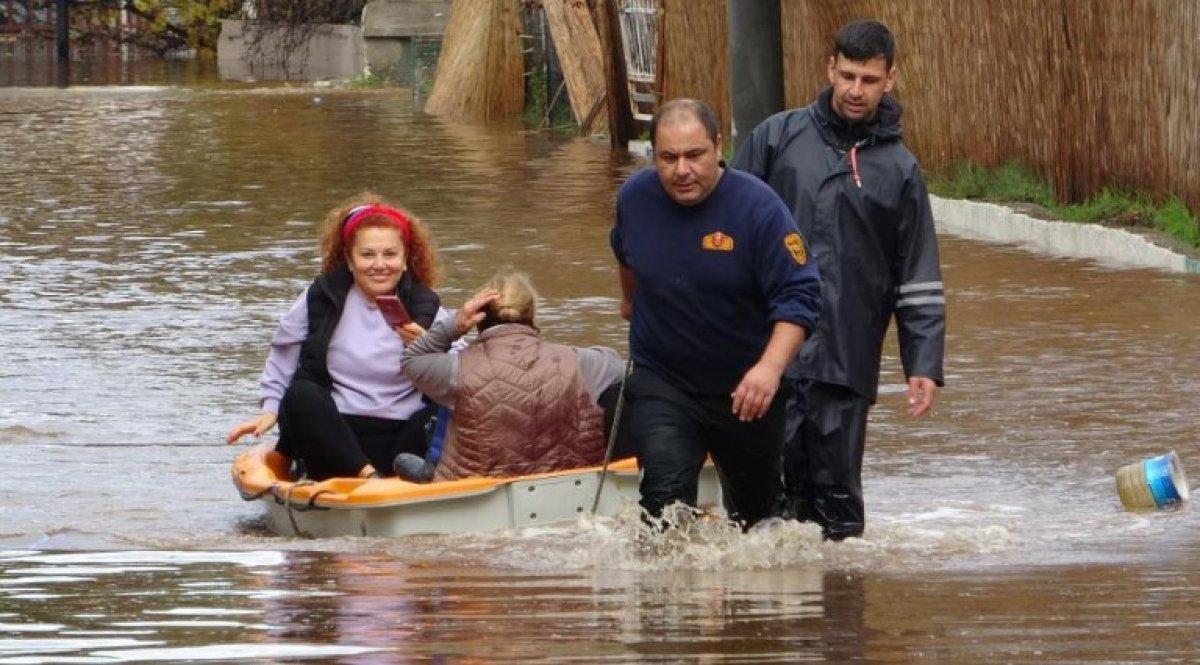 Fethiye'de sağanak sonrası birçok evi su bastı