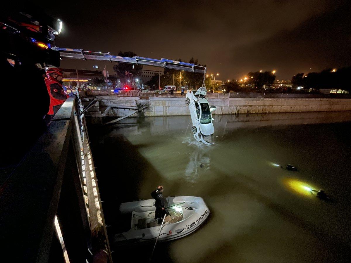 İzmir'de otomobil çaya uçtu: 1 ölü 3 yaralı