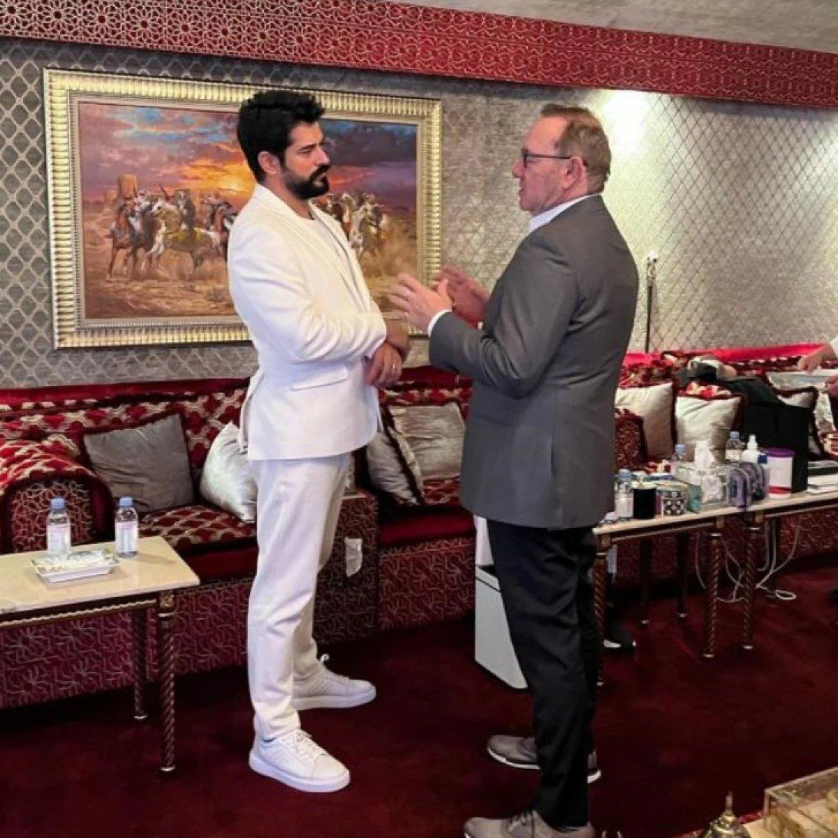 Burak Özçivit, eleştirilere cevap verdi