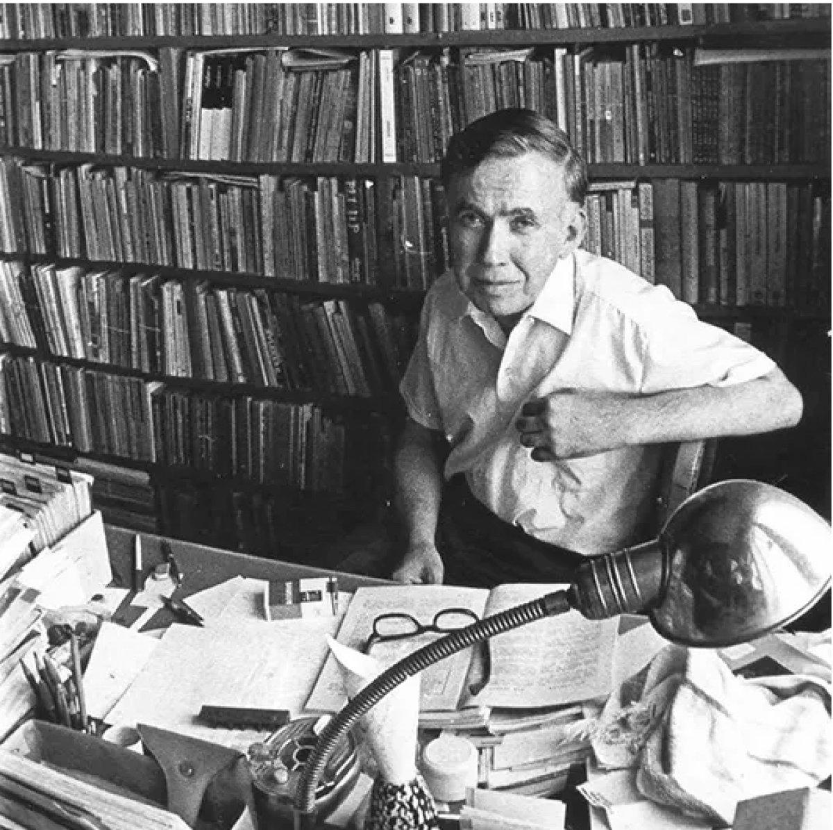 Bağımsız ruhlu, şiir akımlarına katılmayan şair: Behçet Necatigil 