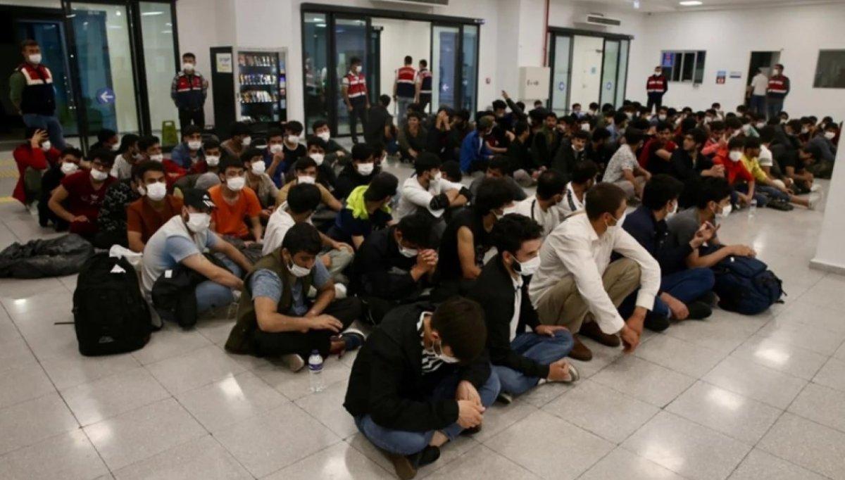 Yurt genelinde bir haftada 4 bin 355 düzensiz göçmen yakalandı