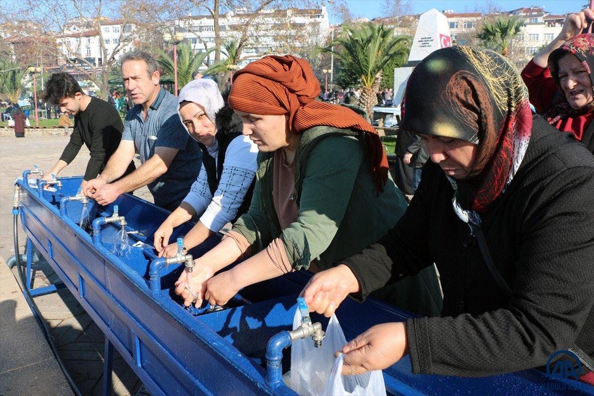 Zonguldak'ta hamsi festivalinde 15 ton balık dağıtıldı