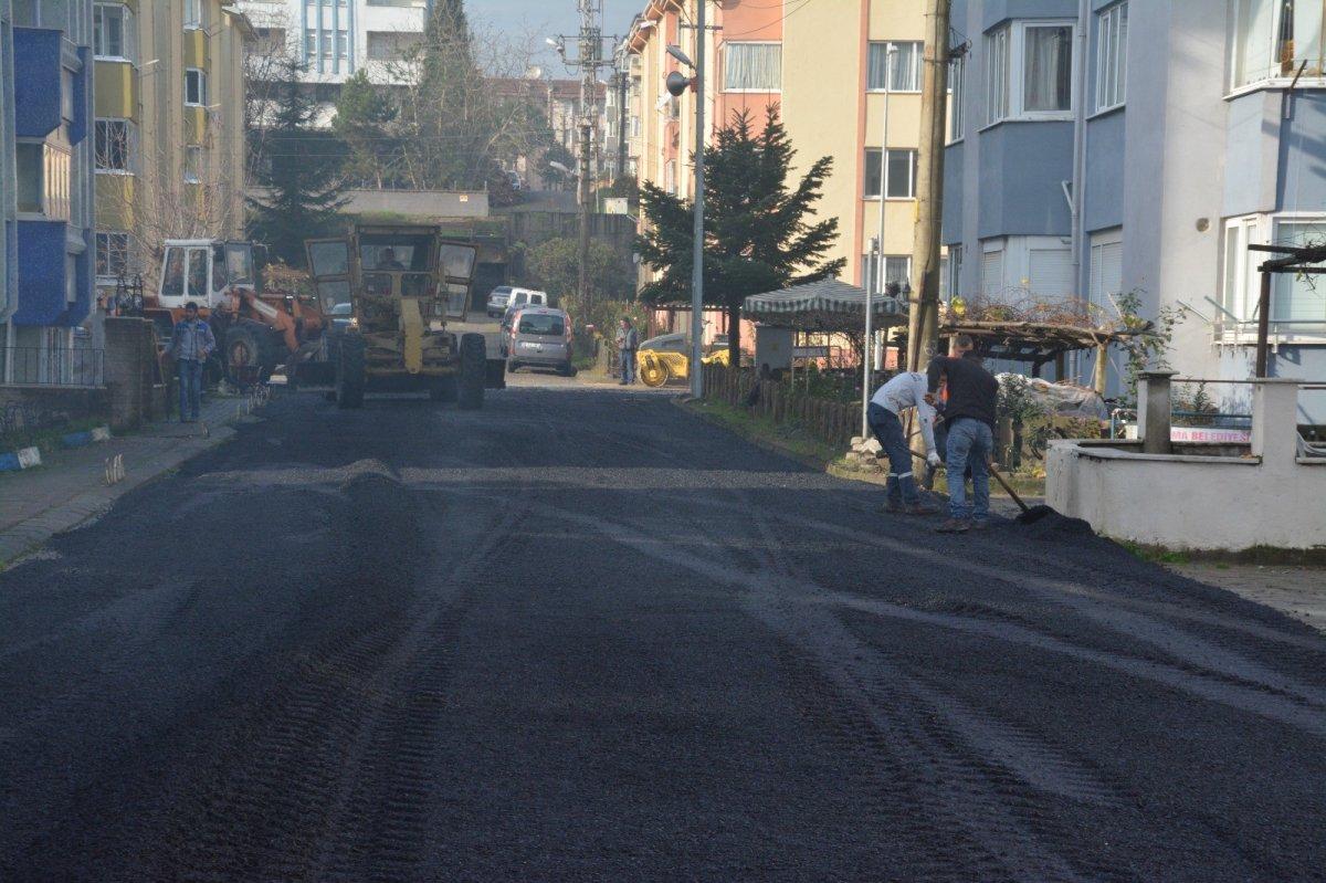 Çaycuma'da parke üzerine sıcak asfalt dökülmesi tepki çekti