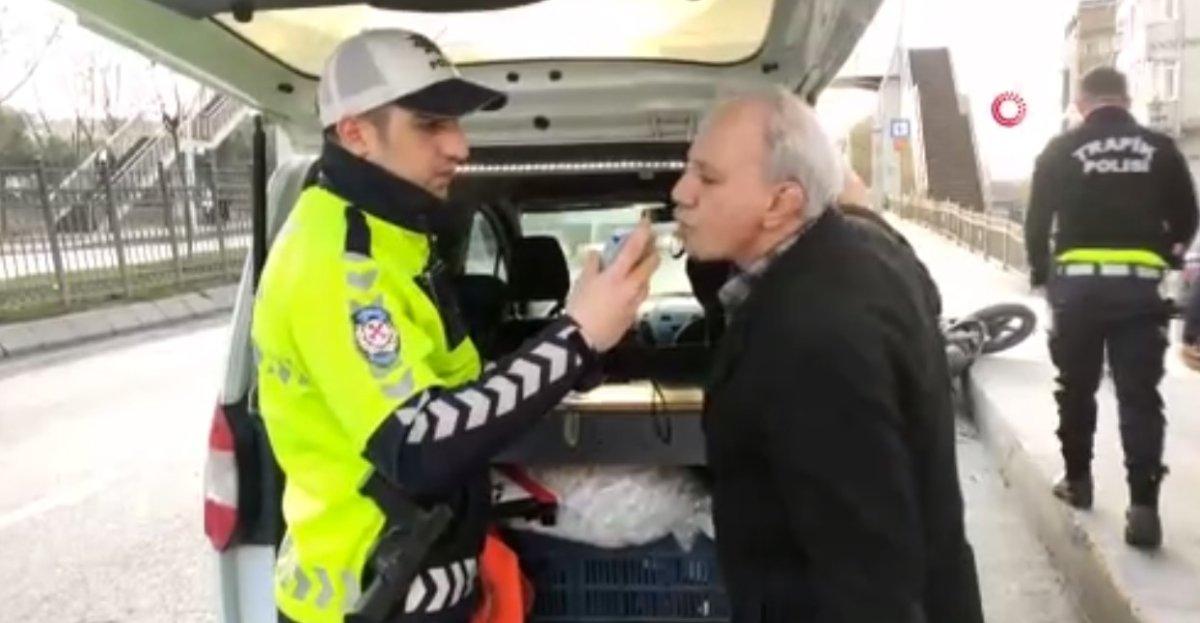 Sultangazi'de yolcu almak için manevra yapınca motosiklet çarptı