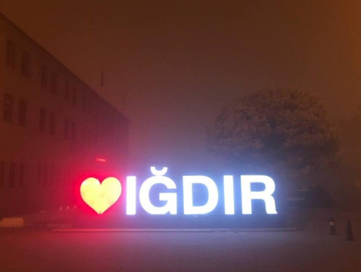 Iğdır'da sis sürücülere zor anlar yaşattı