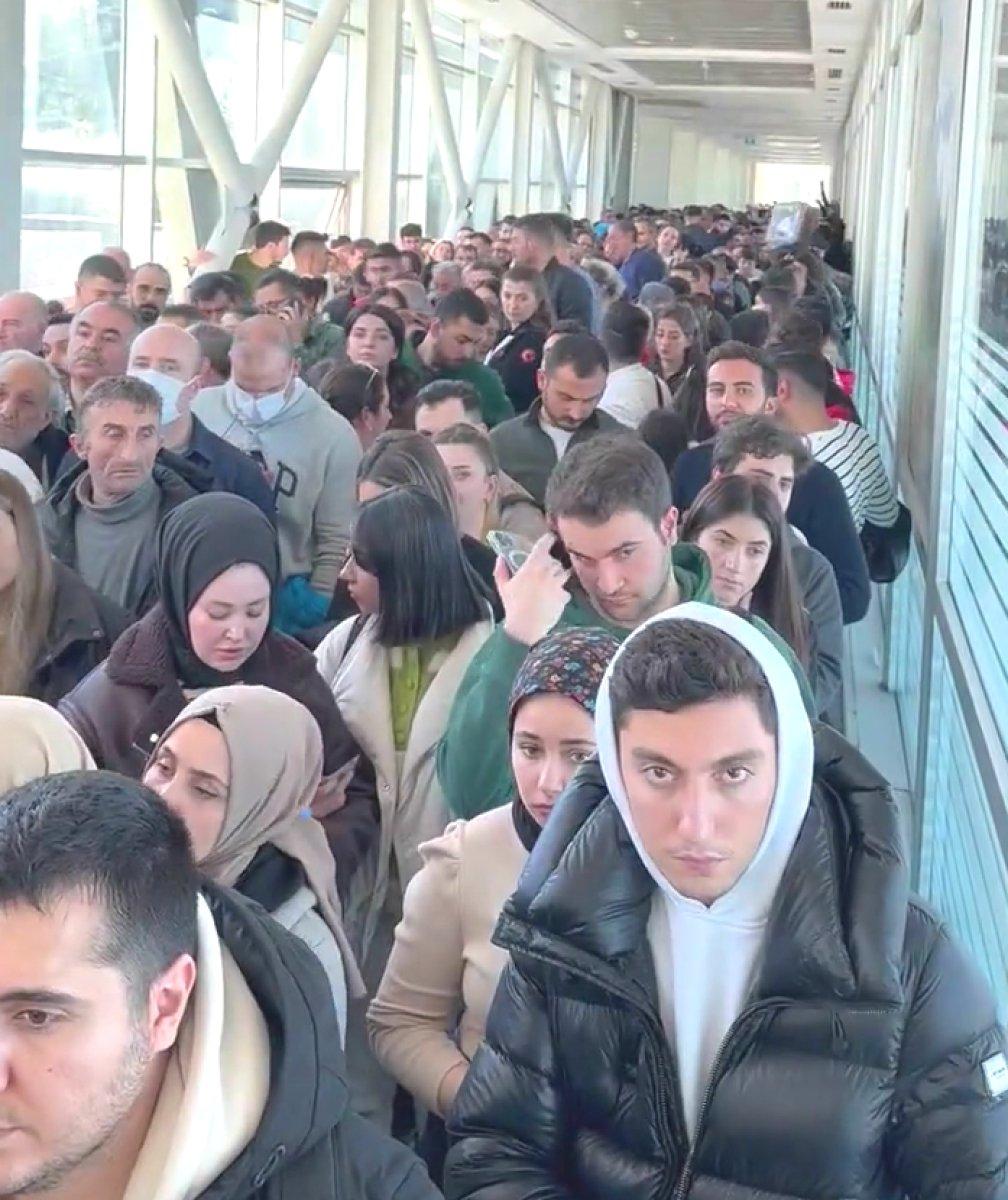 Türkiye'den Gürcistan'a iPhone izdihamı