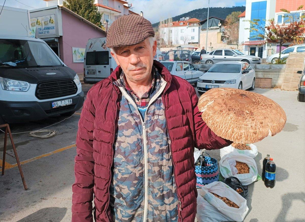 Denizli'de çıntar satan esnafın dikkat çeken fiyat etiketi 