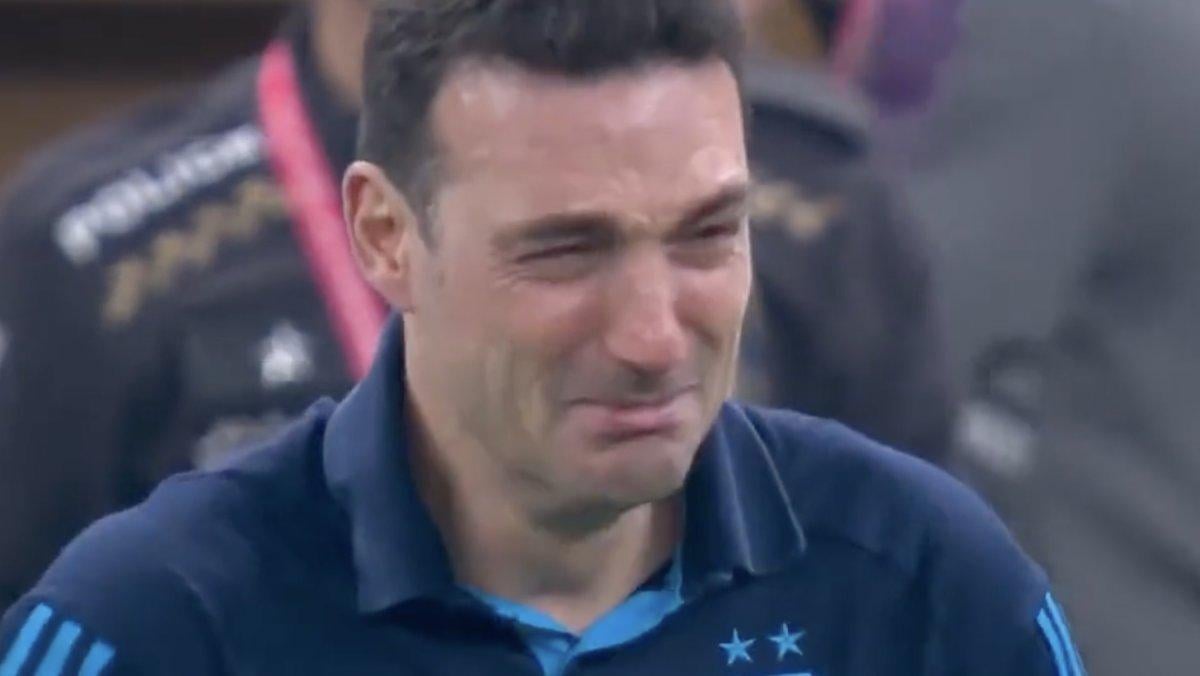 Lionel Scaloni'nin Dünya Kupası'nı kazandıktan sonraki anları