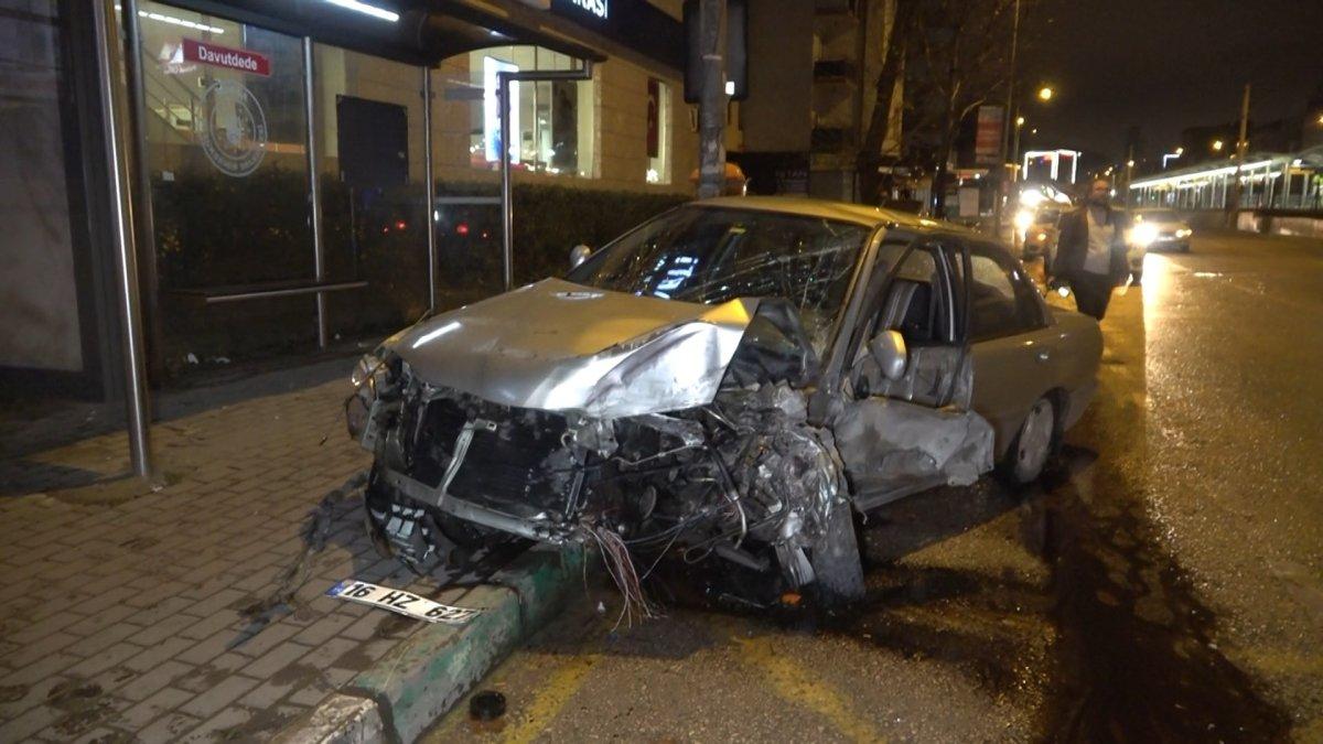 Bursa’da kaza yapan alkollü sürücü, kırık kolla kaçmaya çalıştı 