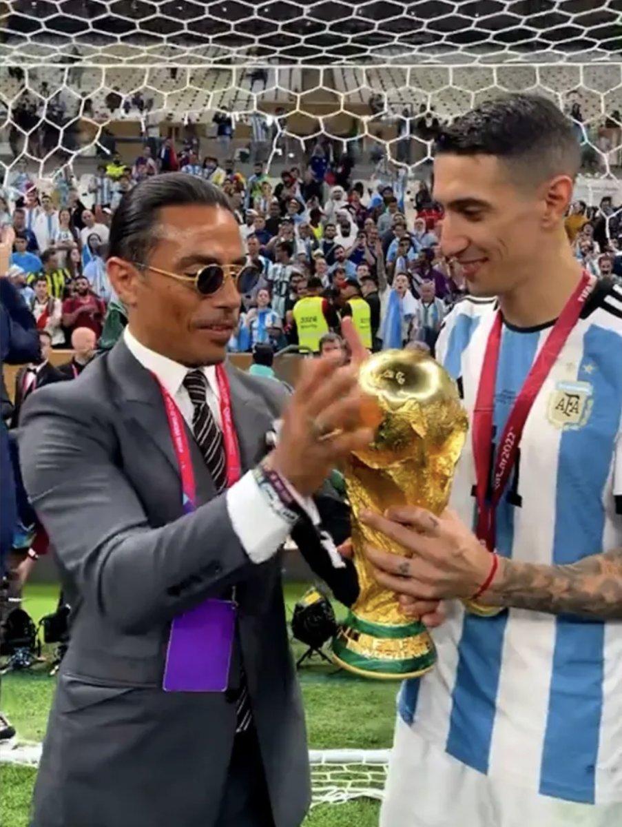 Nusret Gökçe, Dünya Kupası'nı kaldırdı 