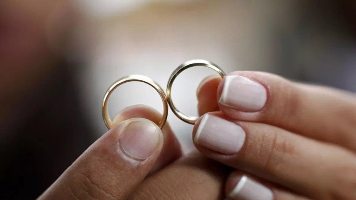 Evde alyans bakımı | Alyans çizikleri nasıl geçer? Alyans parlatıcı yöntem!