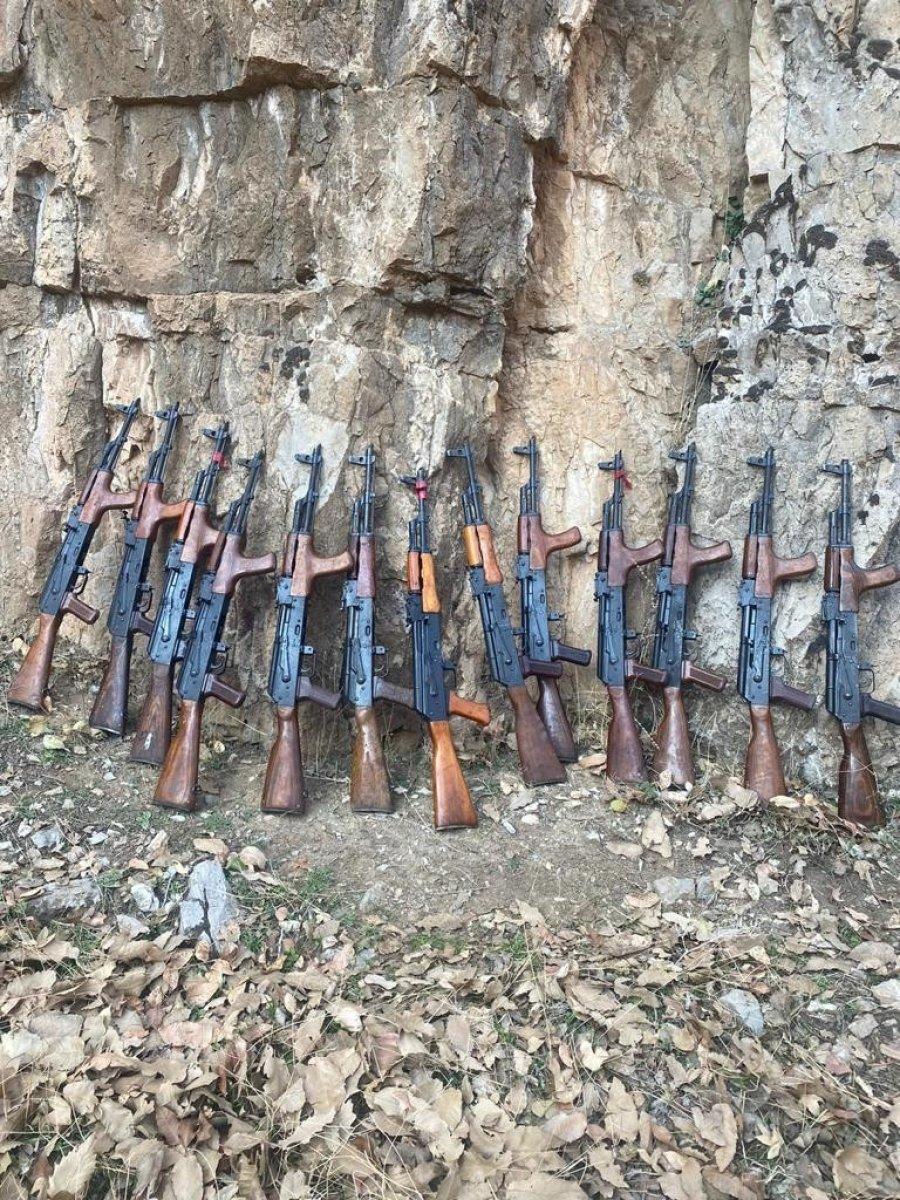 Şırnak'ta 13 adet kalaşnikof ele geçirildi