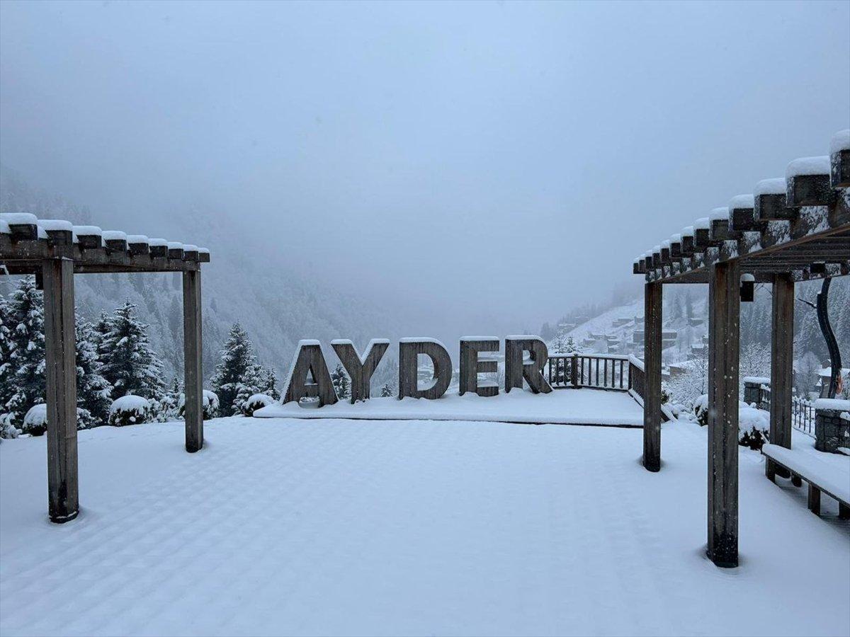 Doğu Karadeniz'in yüksek kesimleri beyaza büründü