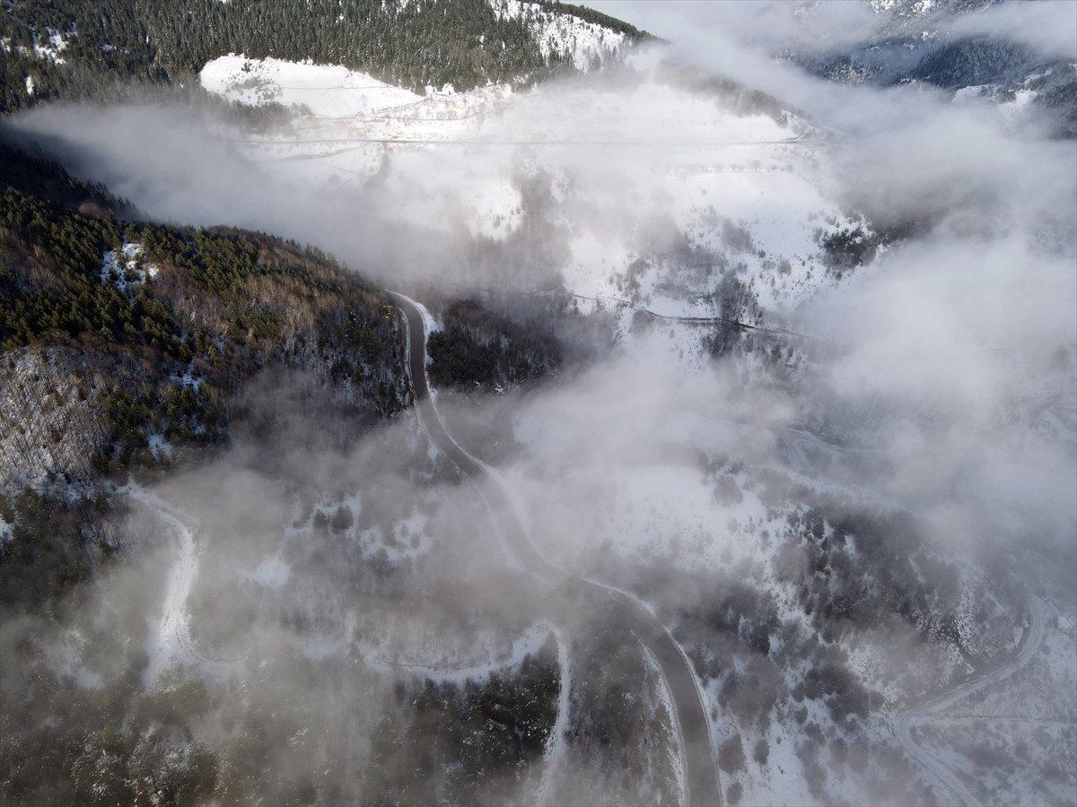 Kar ve sisle kaplanan Küre Dağları'ndan kartpostallık manzaralar