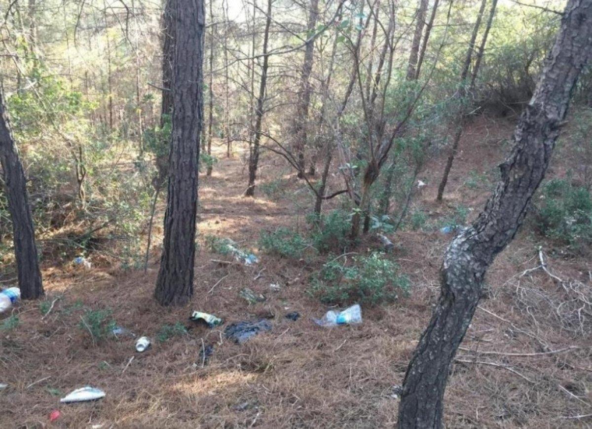 Antalya'da mantar toplayan vatandaşların bıraktığı çöpler, tepki topluyor