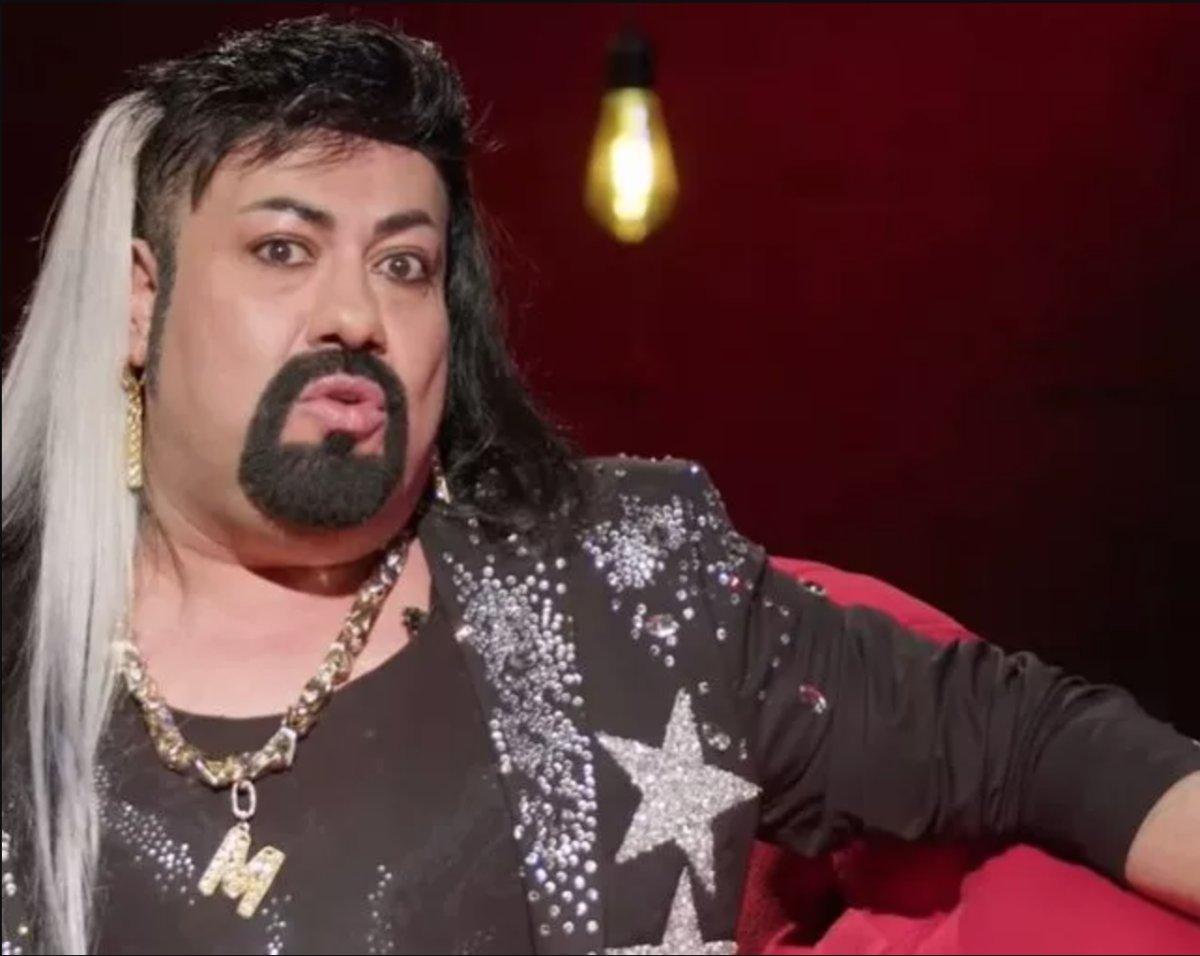 Kobra Murat: 13 yaşına kadar ölülerin ayakkabılarını giydim