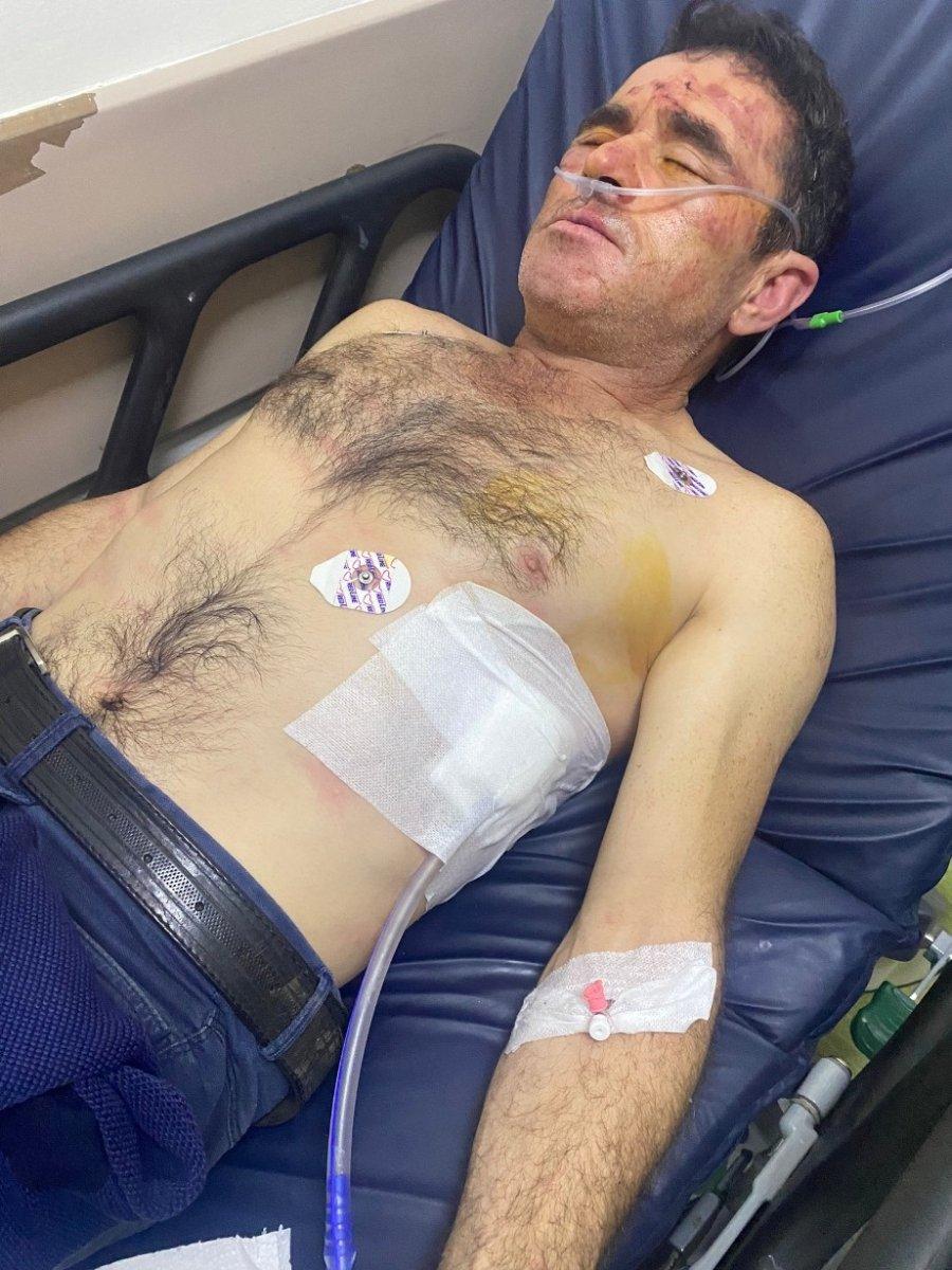 Sakarya’da kendi galerilerinin önünde ölesiye darbedildiler