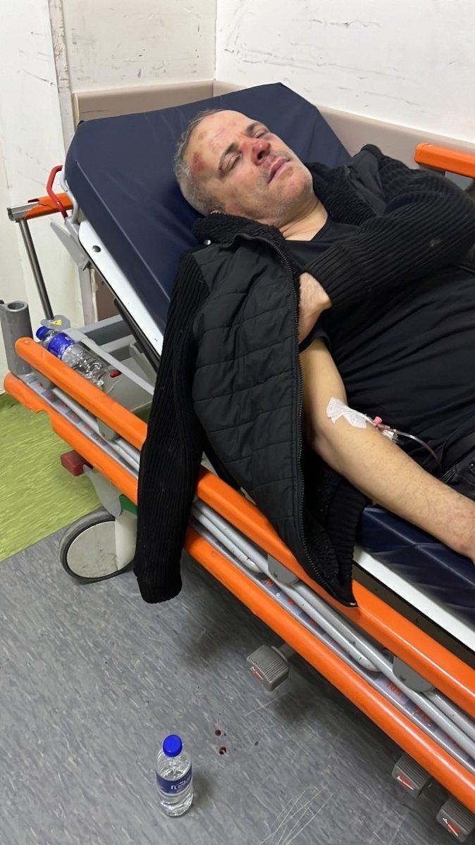 Sakarya’da kendi galerilerinin önünde ölesiye darbedildiler