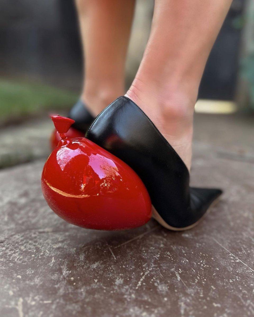 Buse Terim'in ilginç ayakkabıları