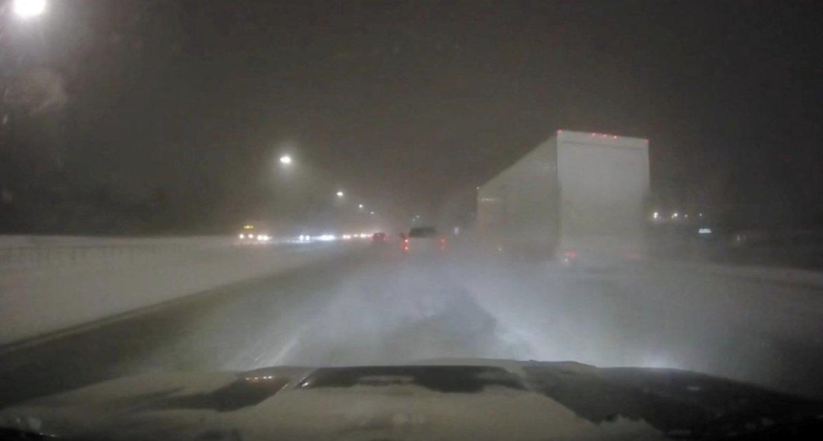 ABD'de kar fırtınası: New York'un kıyı bölgesinde taşkın meydana geldi