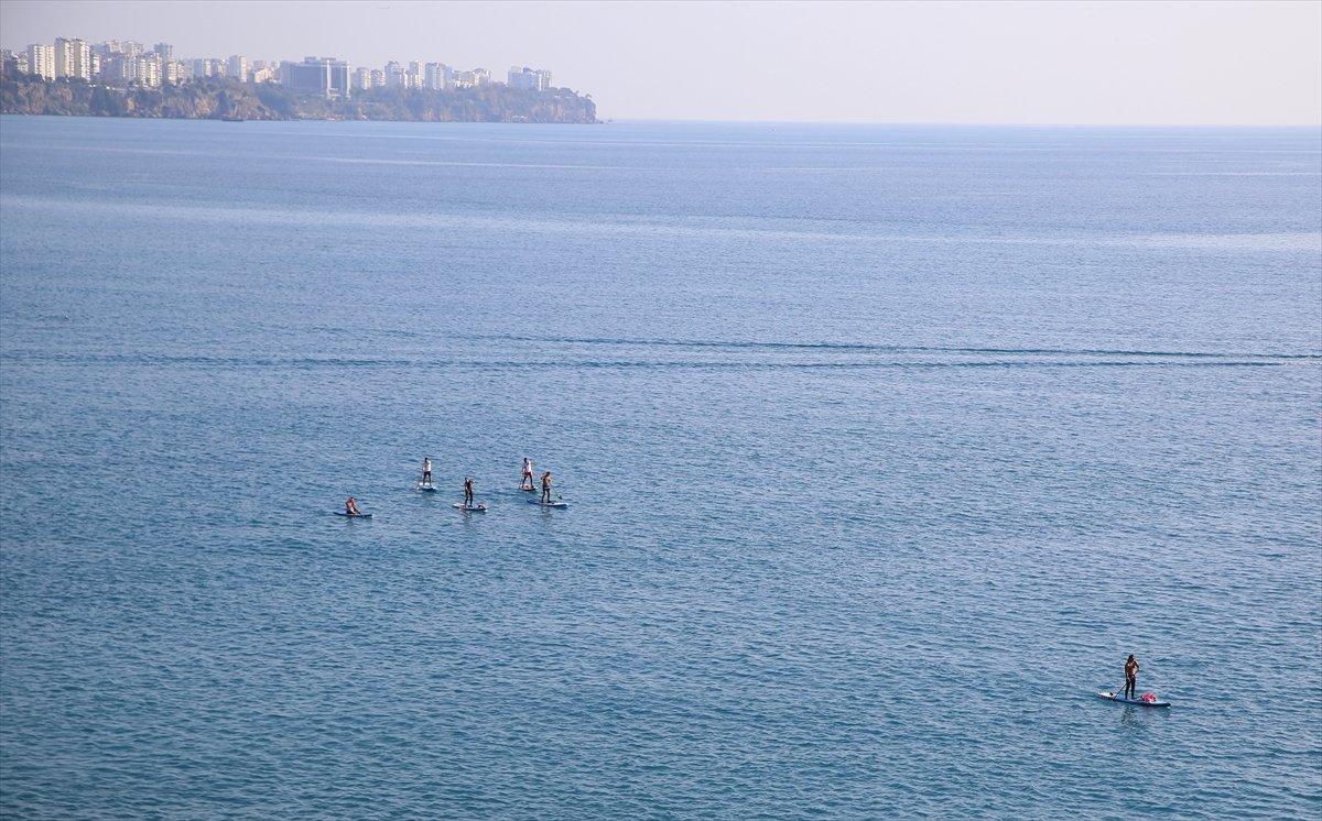 Antalya'da deniz suyu sıcaklığı, hava sıcaklığını geçti