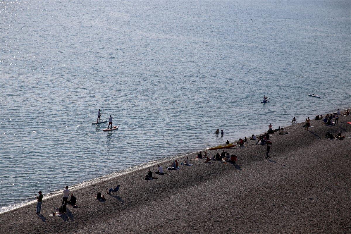 Antalya'da deniz suyu sıcaklığı, hava sıcaklığını geçti