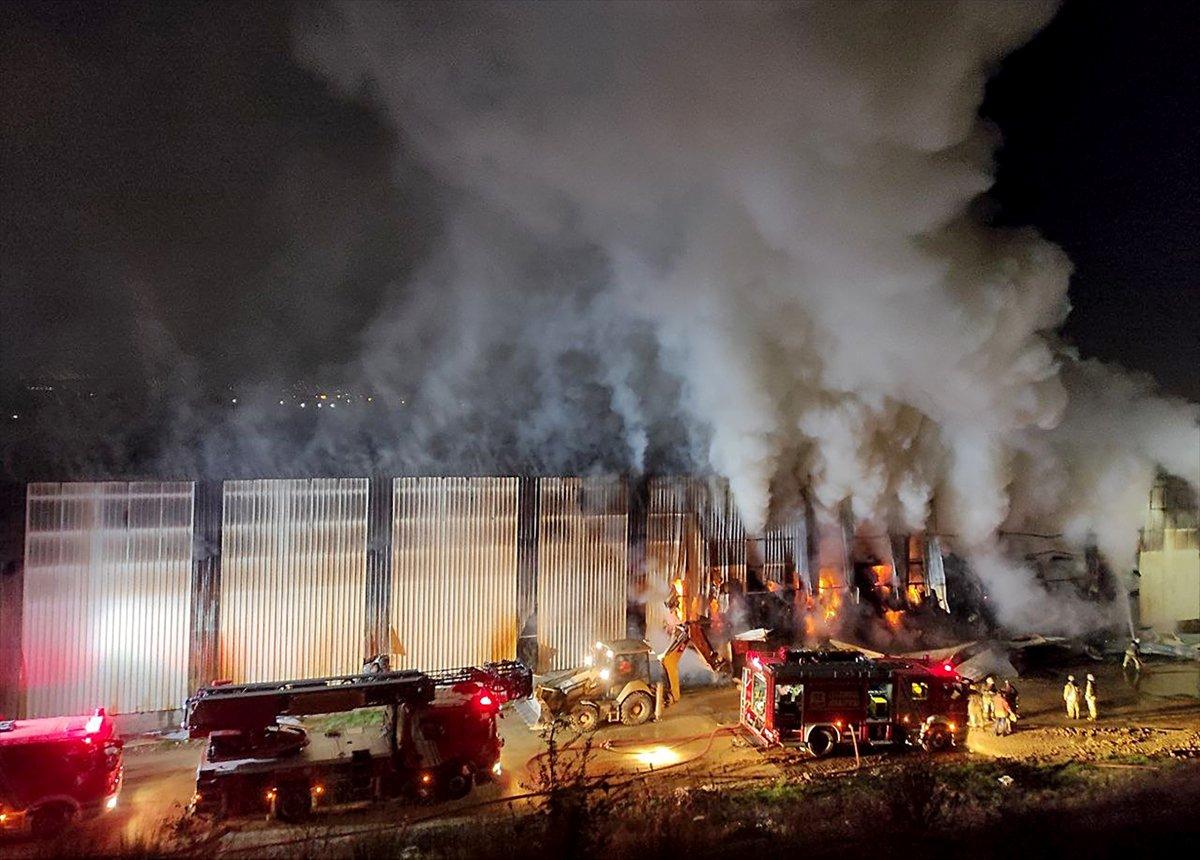 Tuzla'da geri dönüşüm tesisinde yangın 