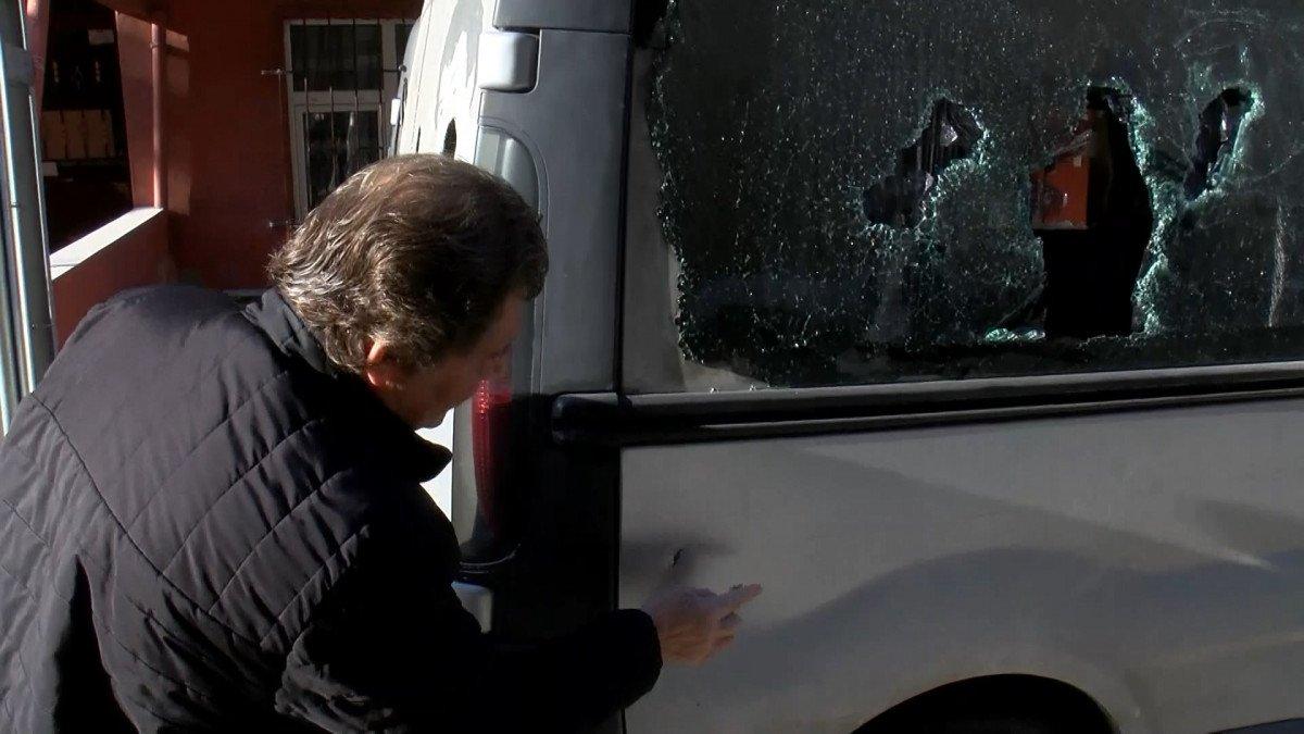 Esenyurt'ta damat dehşeti: Baltayla minibüsü parçaladı