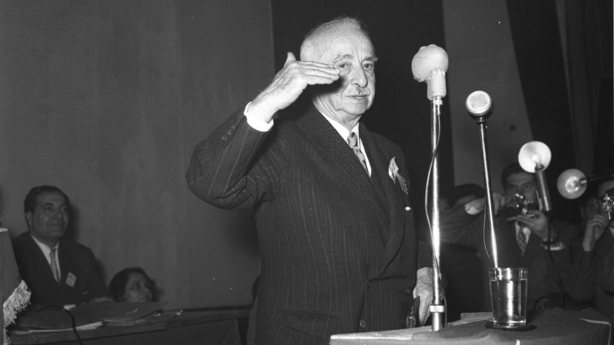 İsmet İnönü 49 yıl önce bugün yaşamını yitirdi
