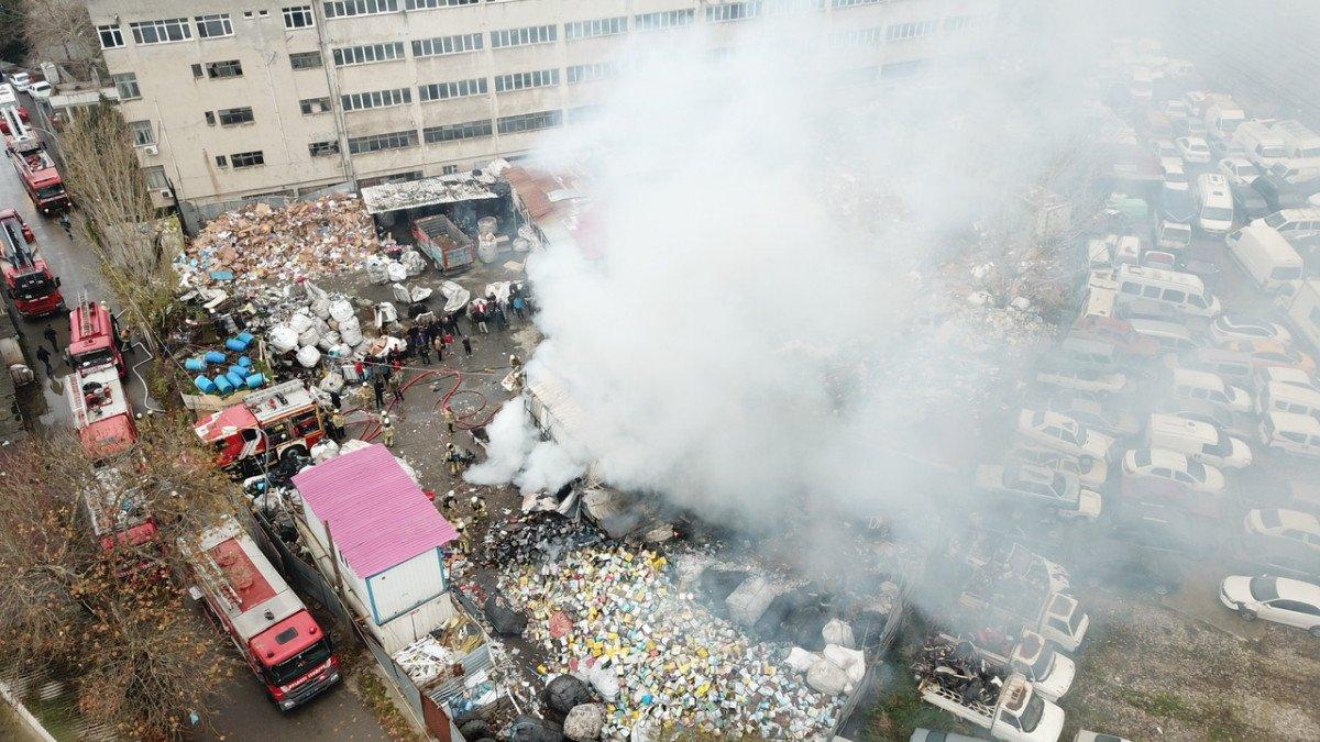 Maltepe’de işçilerin kaldığı konteynerde yangın çıktı