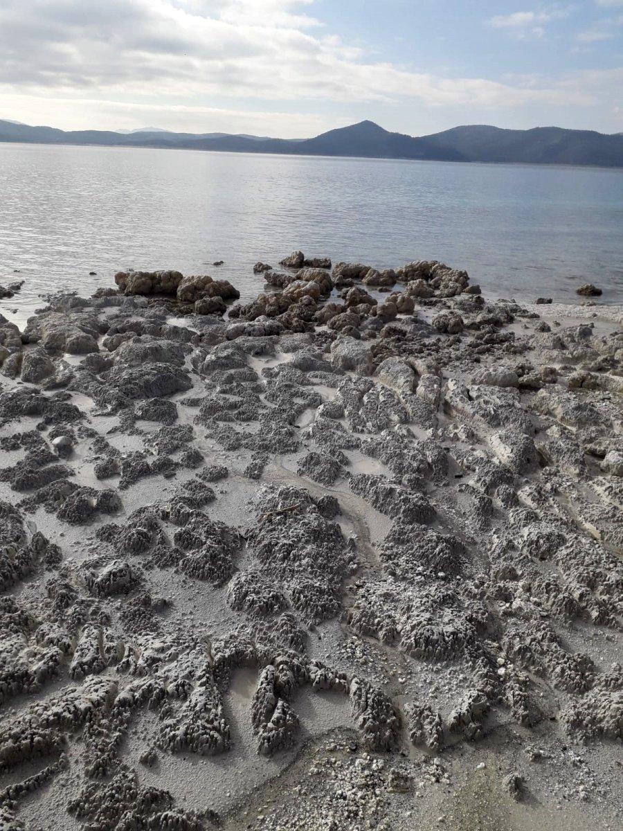 'Salda Gölü kumsalındaki kararma yayılıyor' iddiası 