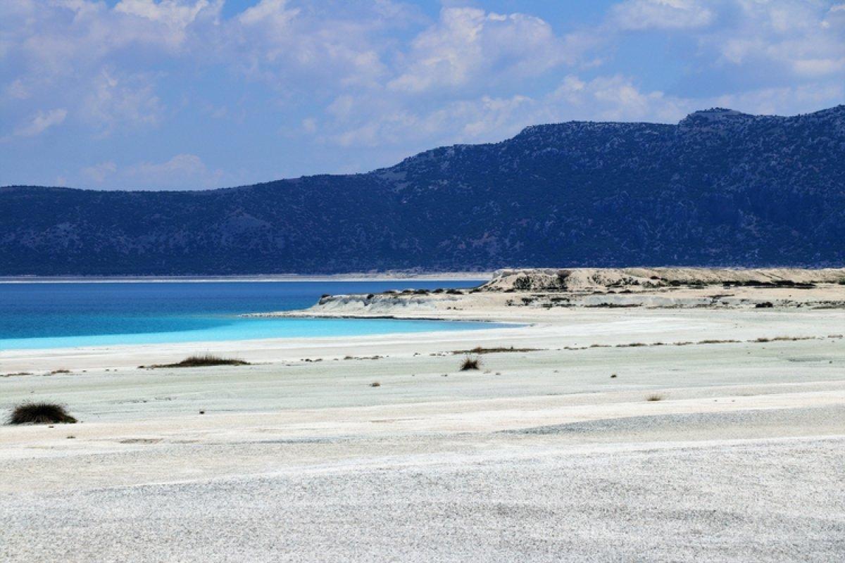 'Salda Gölü kumsalındaki kararma yayılıyor' iddiası 