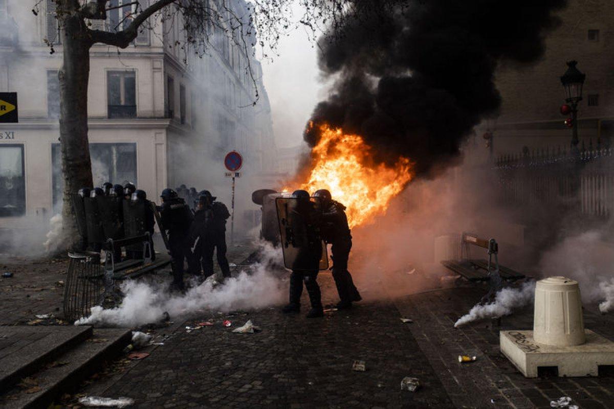 PKK destekçilerinin gösterileri, Paris esnafını mağdur etti