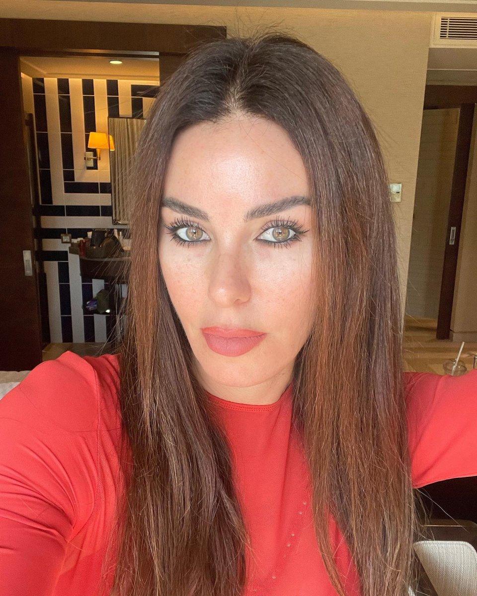 Sinan Akçıl ile Defne Samyeli aşk yaşıyor