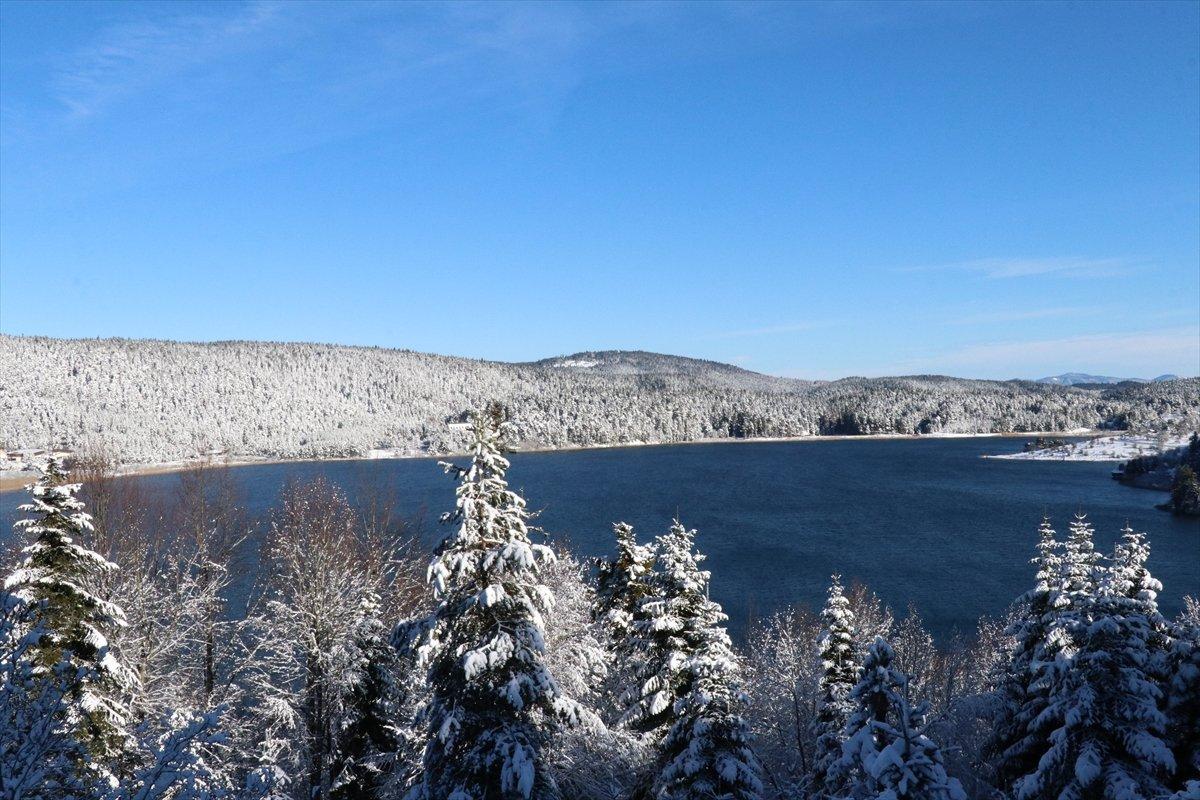 Abant'ta kar 30 santimetre oldu