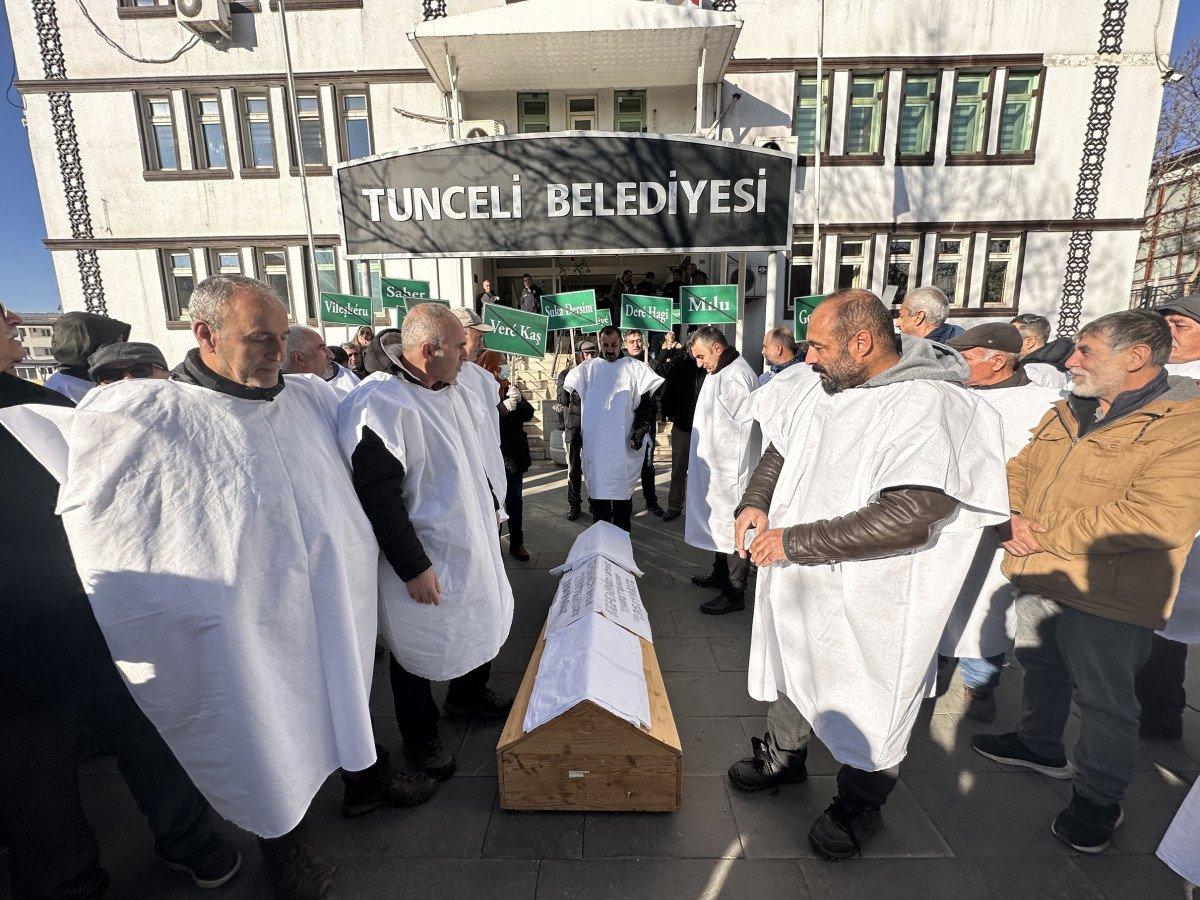 Tunceli'de kefenli tabutlu protesto 